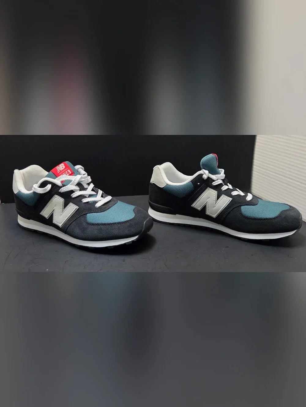 New Balance 574 Black Green Colorway GC574MGH Size 7 Mens Boys Suede Mesh 0190